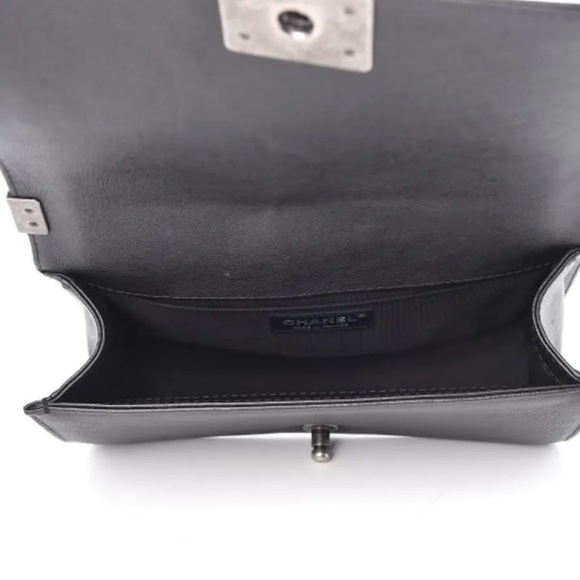 CHANEL CAVIAR BOY BAG - Picture 4 of 4